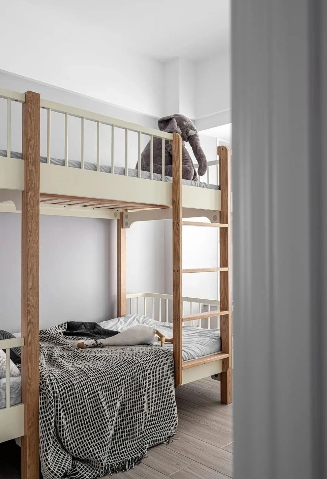 119現(xiàn)代四房裝修案例，現(xiàn)代簡約[柔時(shí)光]風(fēng)格