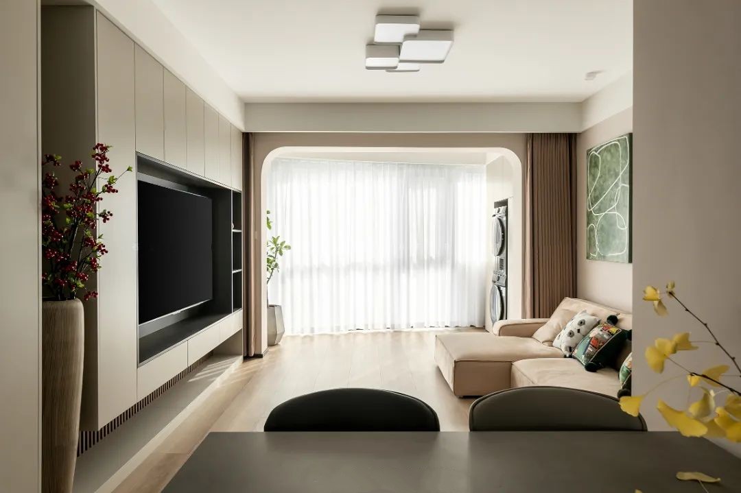 廣澤上苑-105㎡現(xiàn)代奶油風(fēng)三居，夢想中柔軟又宜居的家！